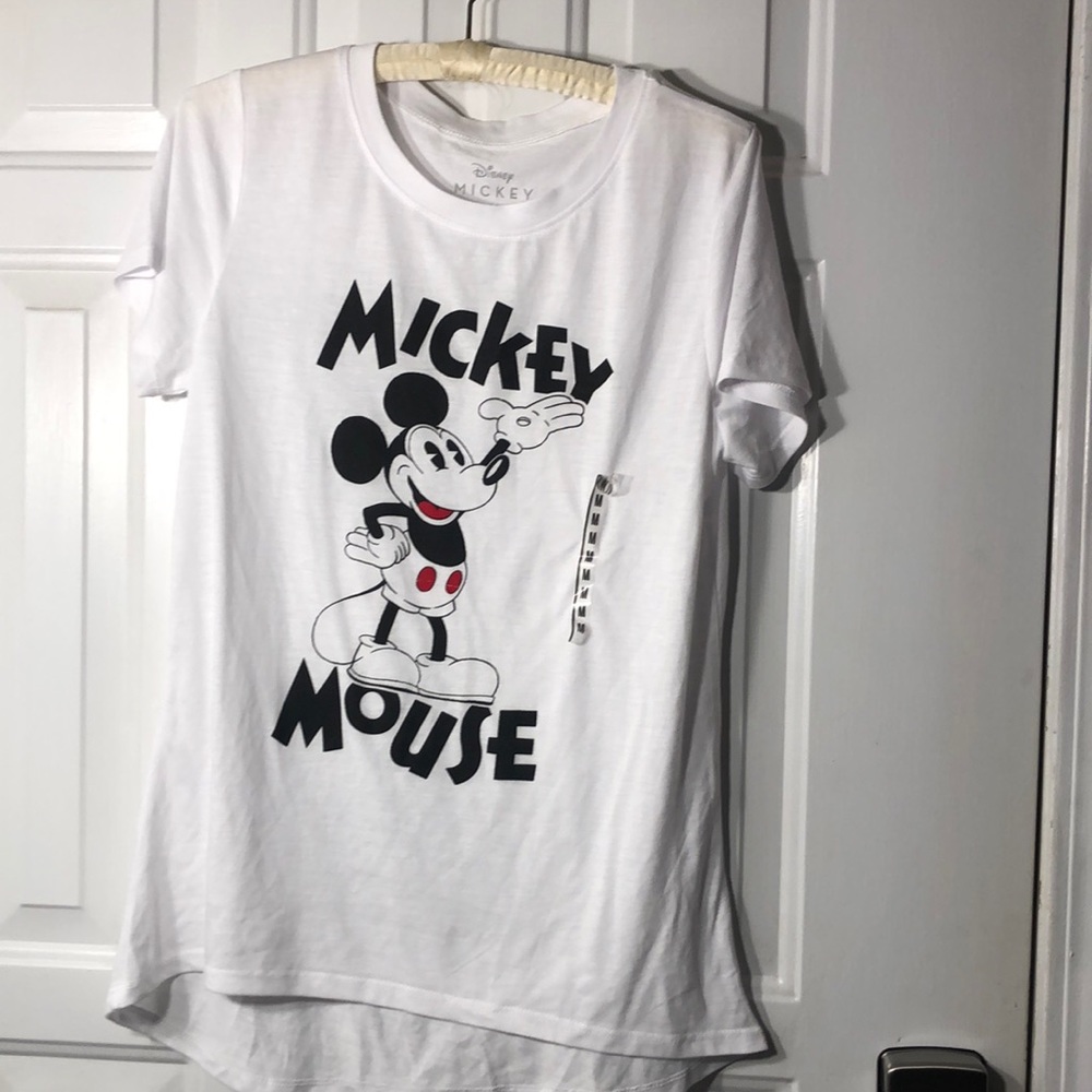 Disney tee medium never worn but no tag